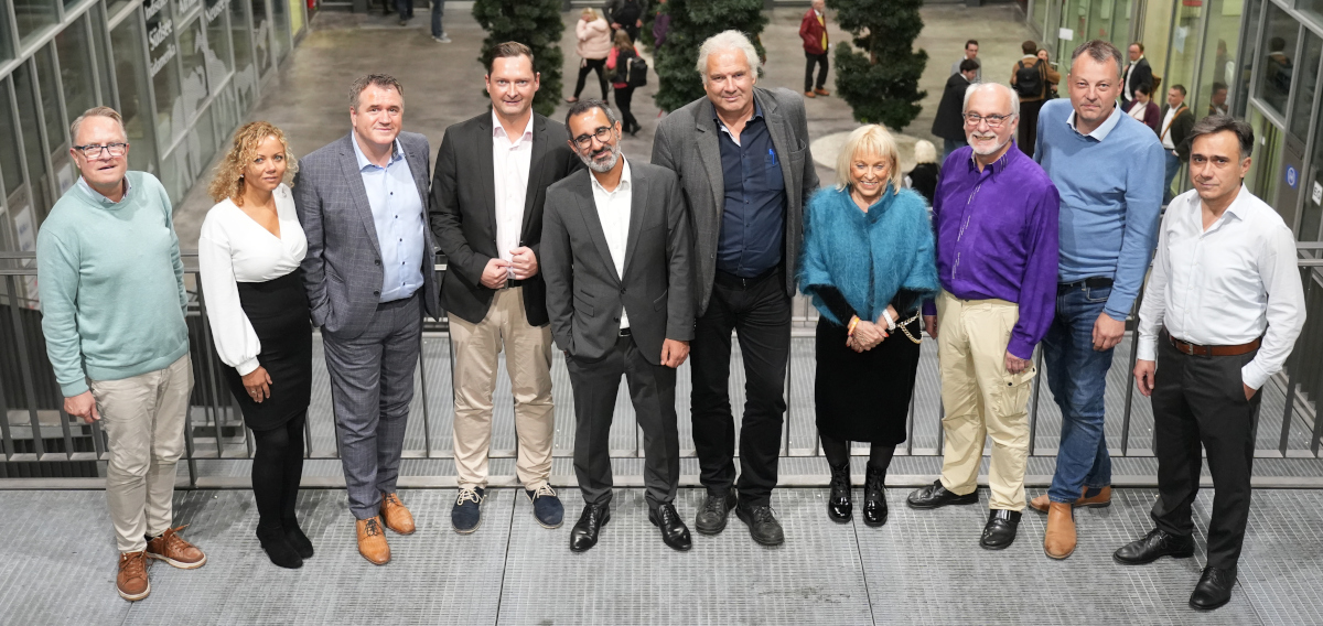V.l.n.r. andreas danne, manuela neus, peter horster, bartosch lewandowski, amid rabieh, andrej hunko, susanne herhaus, günter blocks, prof. oliver kayser, eyüp yildiz (web)